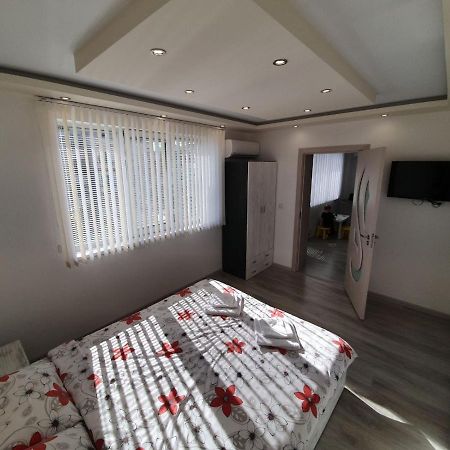 Д И В 2 - D & V 2 Apartment Sandanski Buitenkant foto
