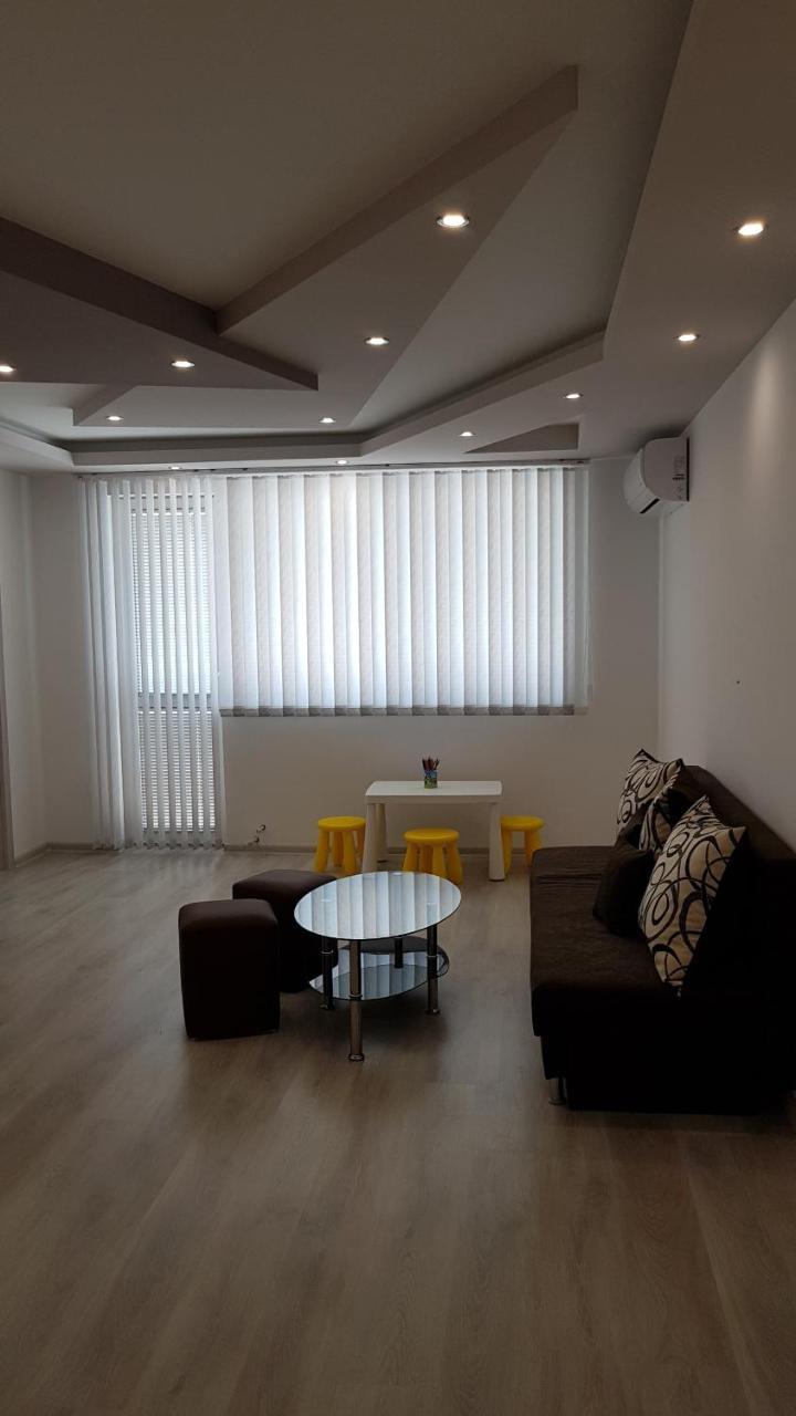 Д И В 2 - D & V 2 Apartment Sandanski Buitenkant foto