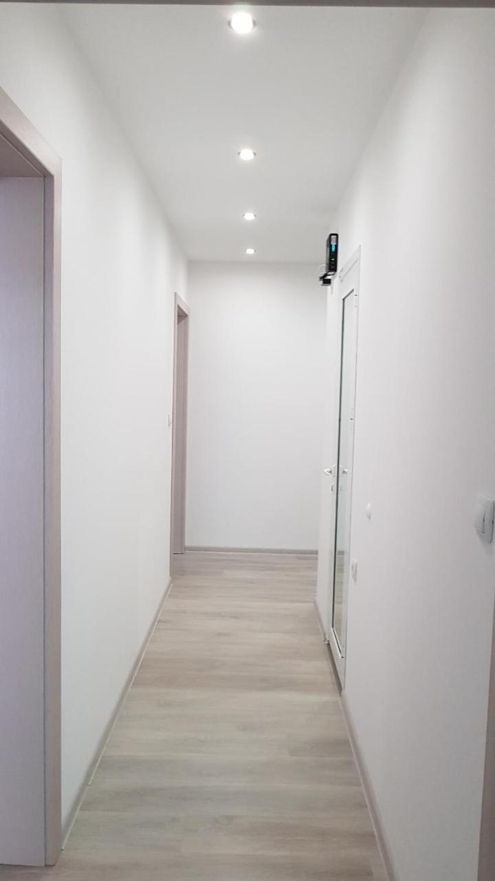 Д И В 2 - D & V 2 Apartment Sandanski Buitenkant foto