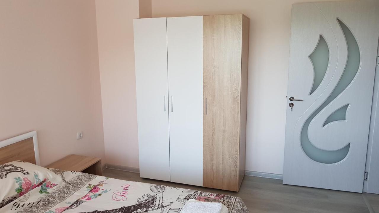 Д И В 2 - D & V 2 Apartment Sandanski Buitenkant foto