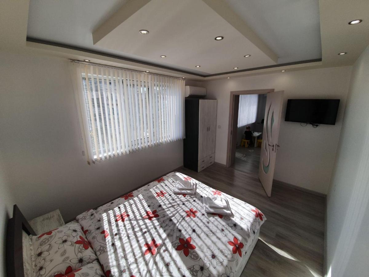 Д И В 2 - D & V 2 Apartment Sandanski Buitenkant foto