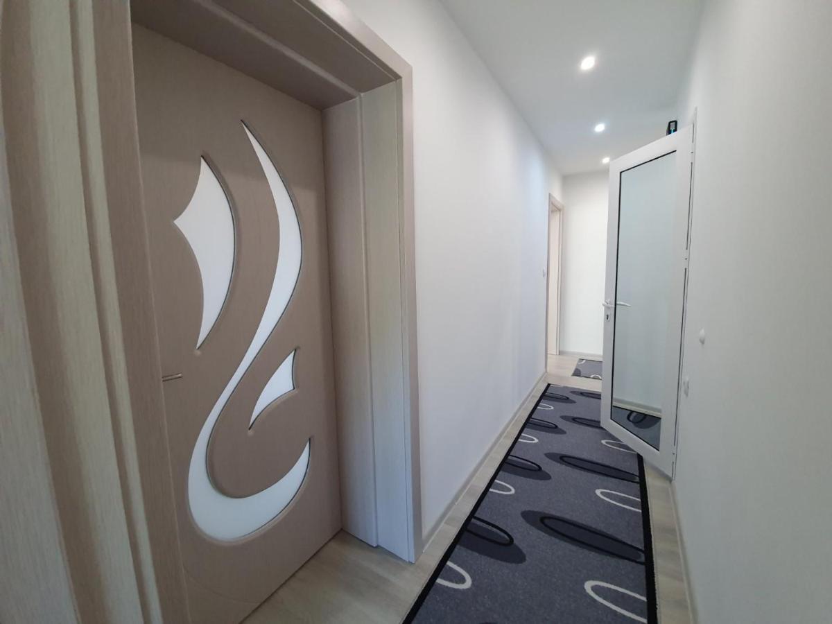 Д И В 2 - D & V 2 Apartment Sandanski Buitenkant foto
